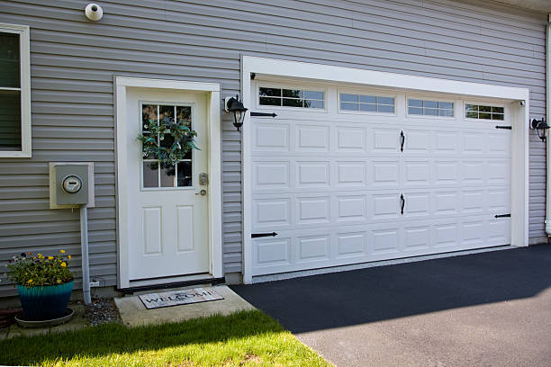 24/7 Emergency Garage Door Panel Replacement experts in Meyers, CA